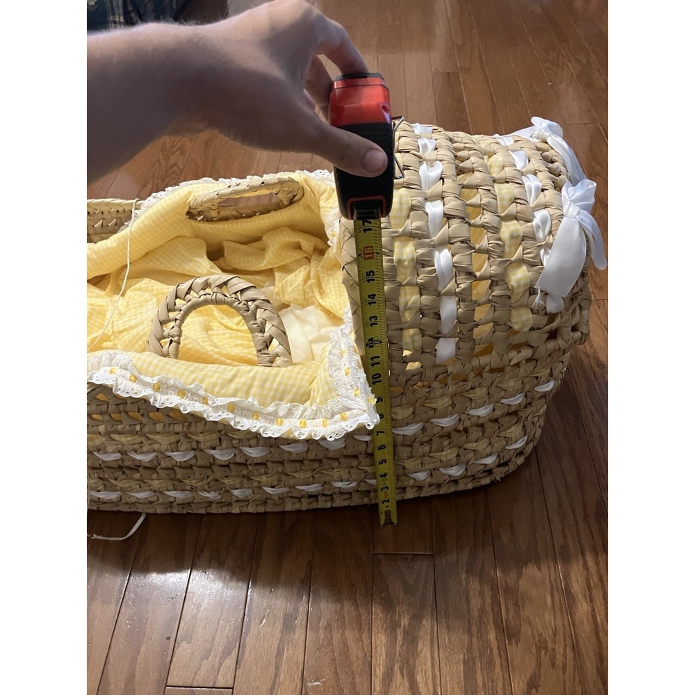 Vintage Wicker Moses Basket Hooded Baby Bassinet Carrier Plaid Liner Handles - Picture 6 of 7